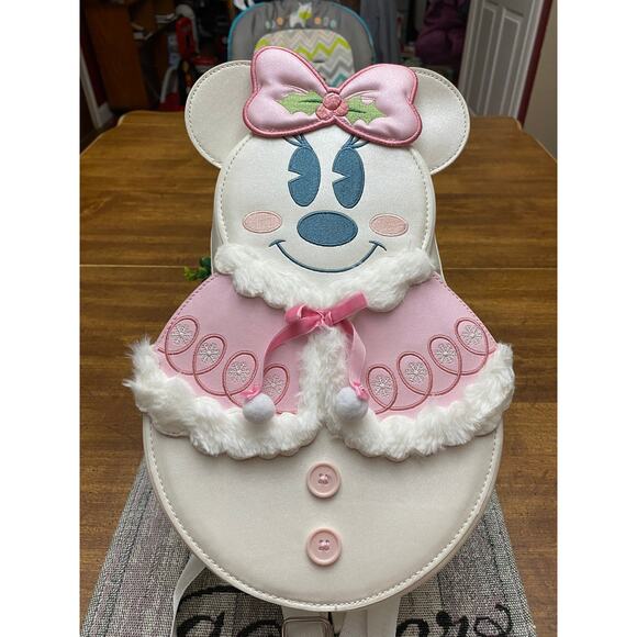 Loungefly:  Disney - Minnie Mouse Snowman - Picture 1 of 6